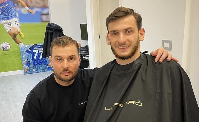 Il Meridiano News: I calciatori del Napoli a Giugliano per rifarsi il look. Il successo di Le Figarò di Gianfranco Abbate